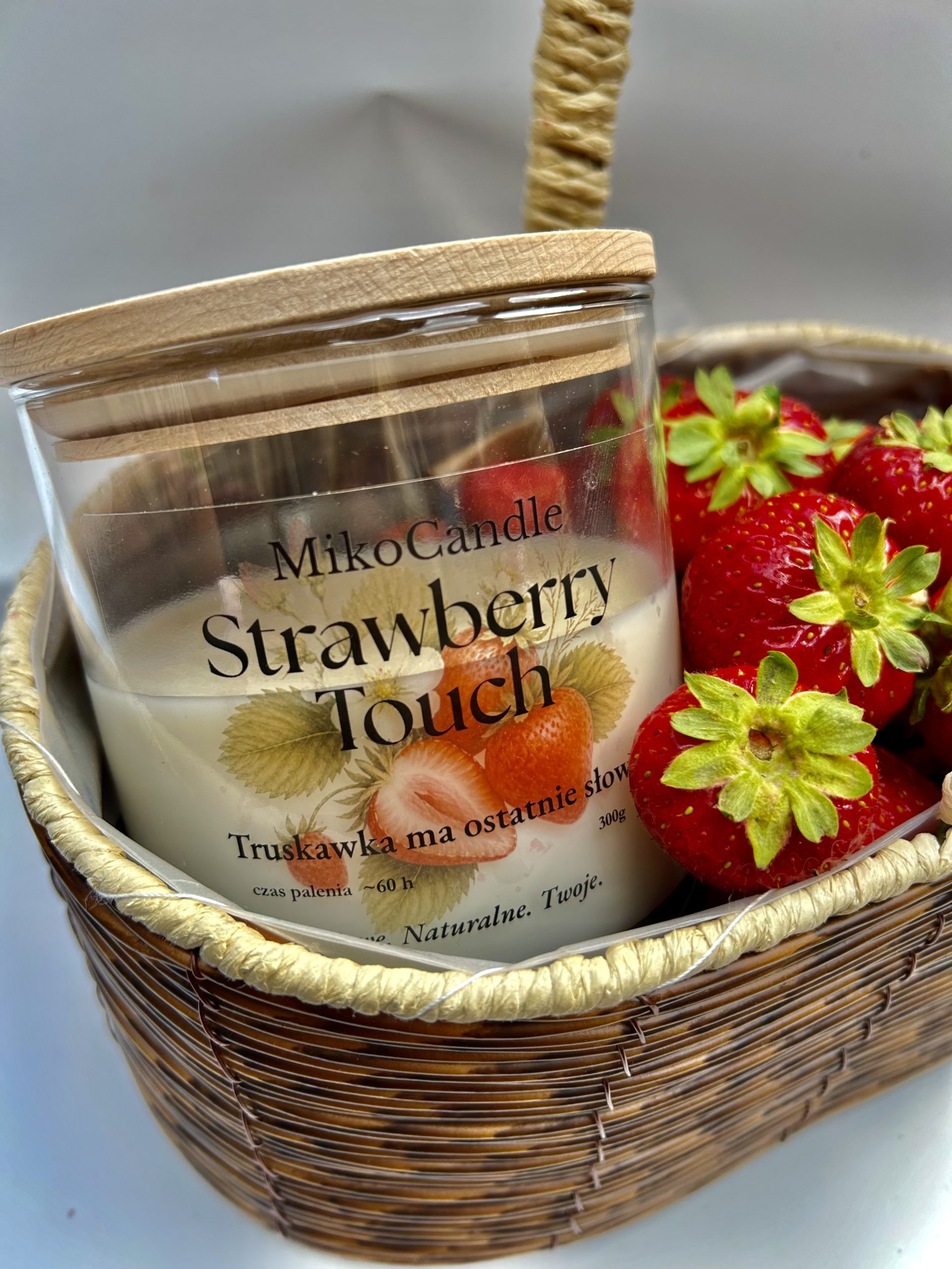 Świeca sojowa Strawberry Touch 300g - obrazek 3